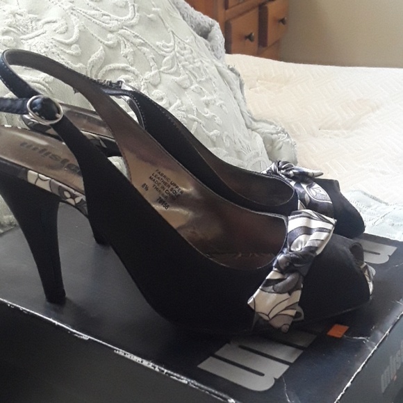 Unlisted Thin as Air size 8.5 - Picture 3 of 4